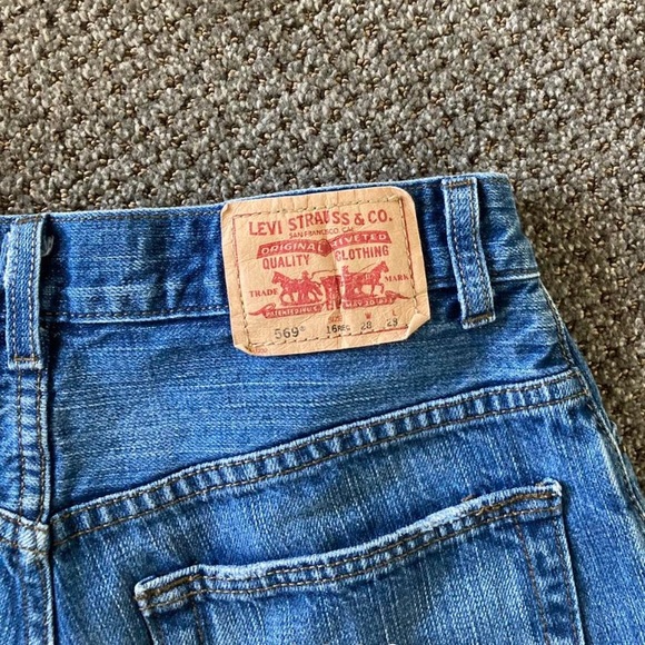 high rise levi’s festival cutoff shorts - Picture 4 of 4